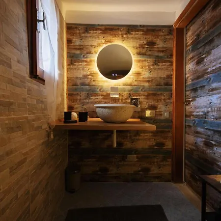 Relais Marmore Con Jacuzzi Per Due Persone *